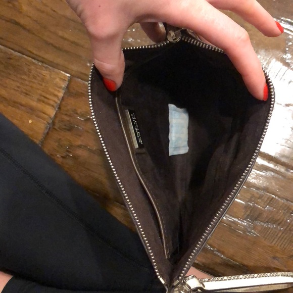 Brand new Michael Kors wristlet SALE TODAY ONLY - Picture 3 of 4